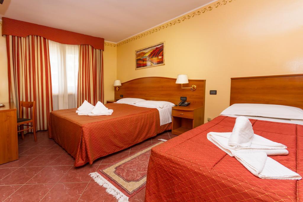 Hotel Relais Des Alpes Саузе-д'Ульс Номер фото