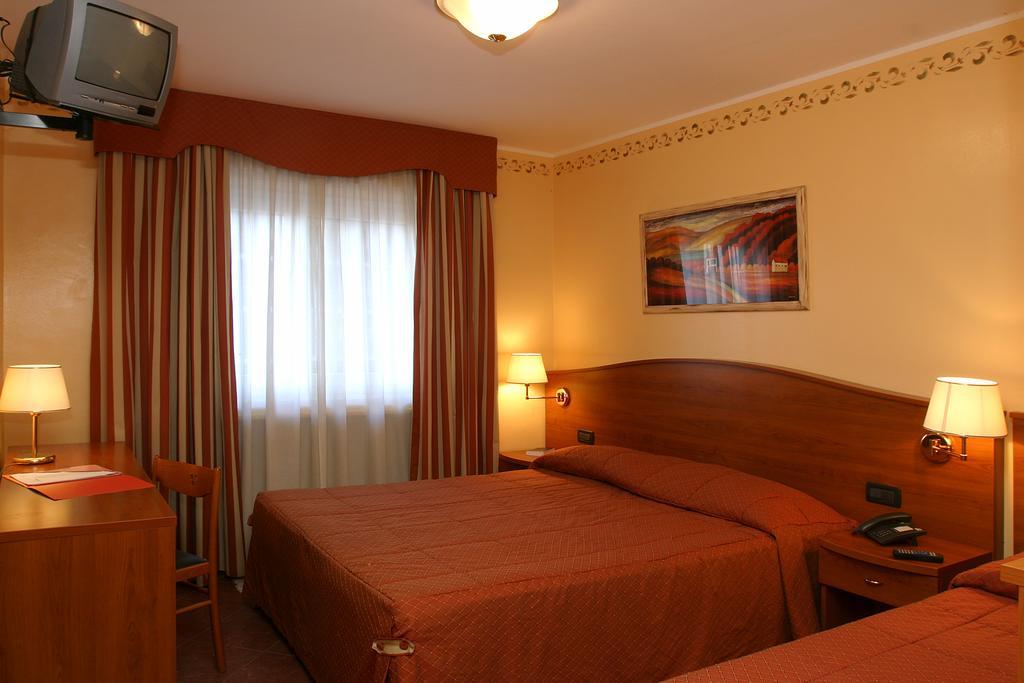 Hotel Relais Des Alpes Саузе-д'Ульс Экстерьер фото